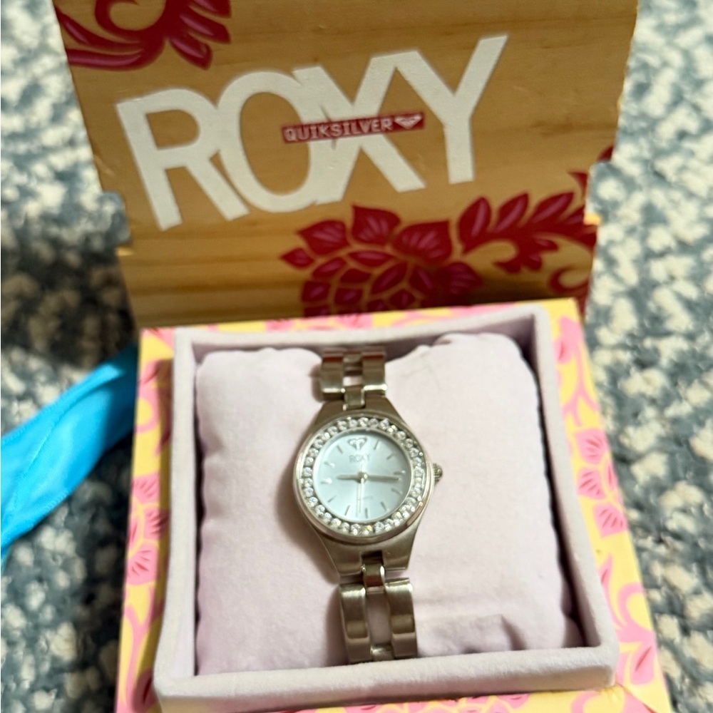 Roxy Y2K Rhinestone Watch Blue Face Silver Tone Quartz Bracelet - Picture 2 of 5
